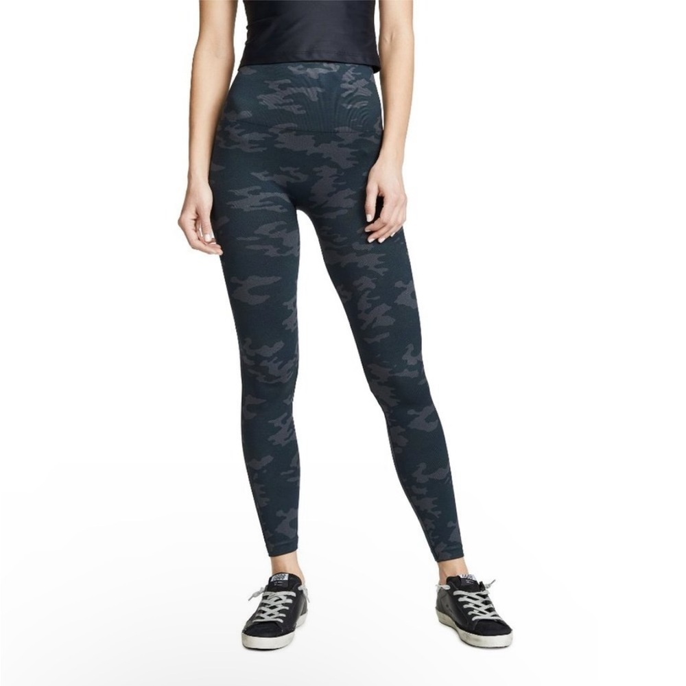 SPANX Look at Me Now Seamless Camo Leggings